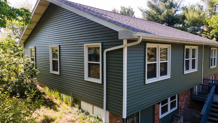 Lyster Exteriors Picture 3