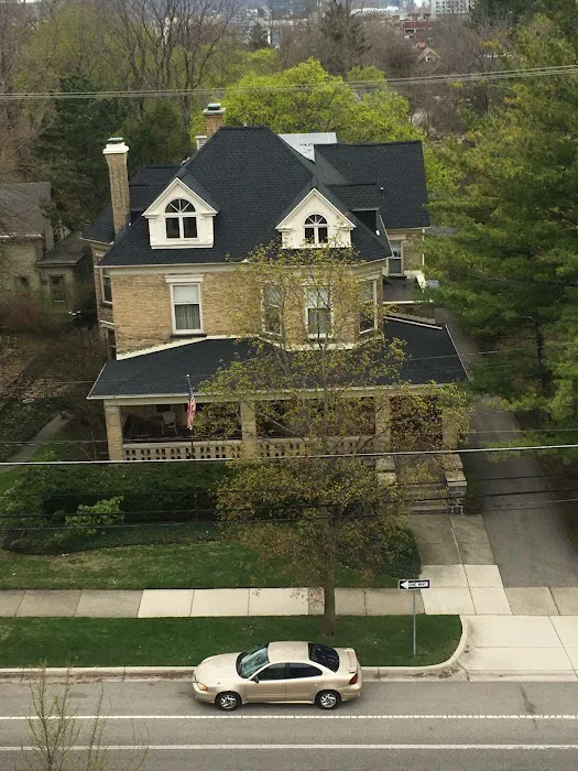 Red Maple Roofing Inc Picture 2