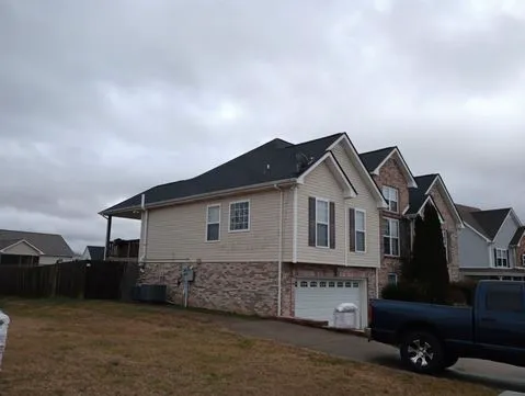 SRT ROOFS, LLC Picture 7