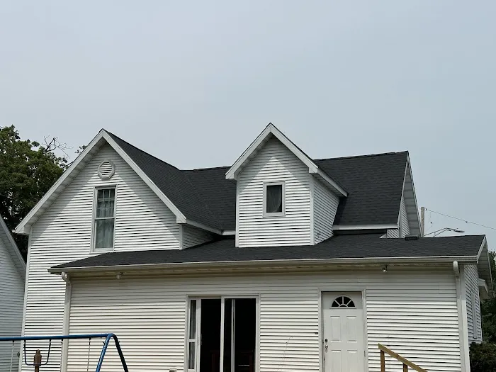 Spring Roofing Construction Picture 2