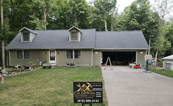 Calderon Exteriors Picture 10