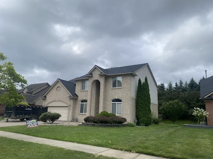 Paramount Roofing Picture 1