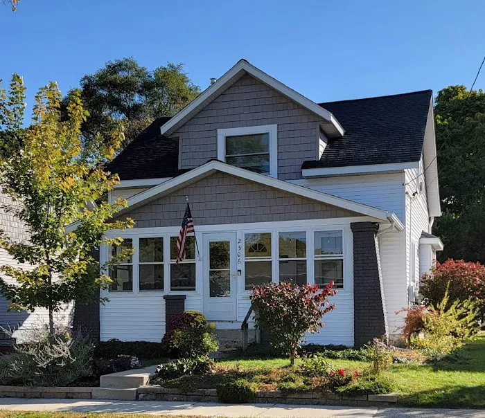 Reyes Building & Exteriors Picture 3