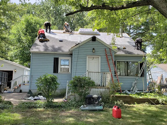 Lake Michigan Construction & Roofing Picture 4