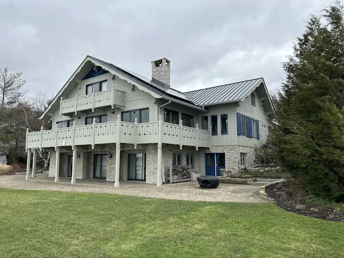 Mitten Exteriors Picture 10