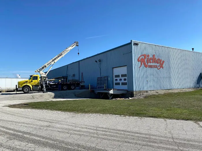 Hinshaw Roofing & Sheet Metal Picture 9