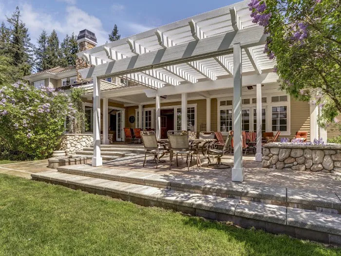 DMG Exteriors Picture 9