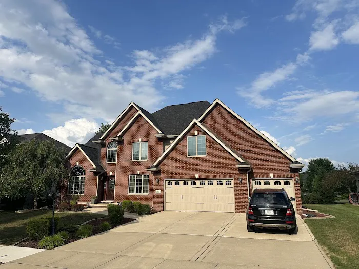 Roman's Roofing LLC Picture 1