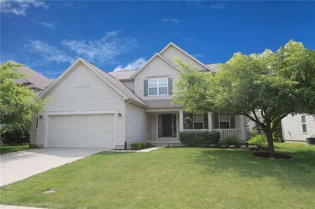 Universal Roofing & Exteriors Picture 1