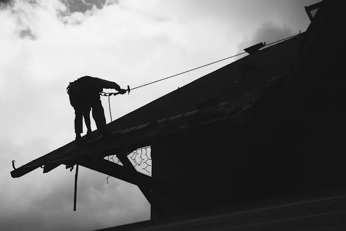 Front Page Roofer Picture 2