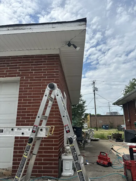 Edwin's Roofing and Gutters PLLC Picture 1