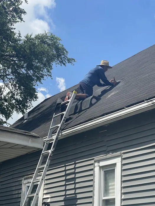 Edwin's Roofing and Gutters PLLC Picture 4