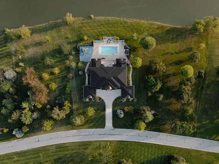 Locke & Ladder Picture 2