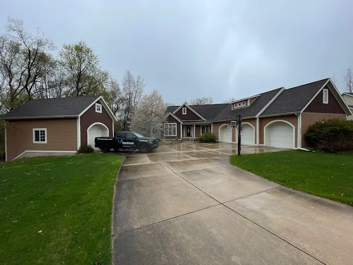 Veenkamp Roofing and Siding Picture 2