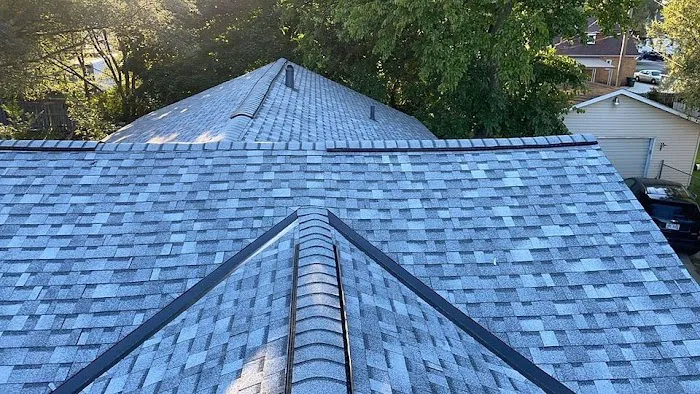 Shoreline Roofing & Gutters LLC Picture 3