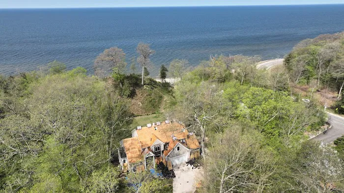 Shoreline Roofing & Gutters LLC Picture 6