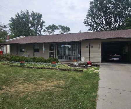 White Roofing Service - Champaign / Savoy