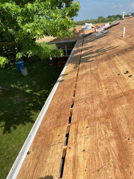 ADRIANA ROOFING LLC Picture 2