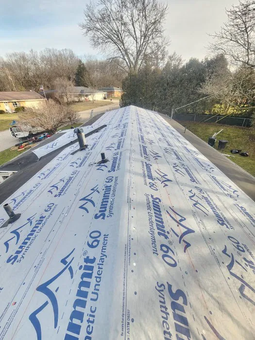 ADRIANA ROOFING LLC Picture 1