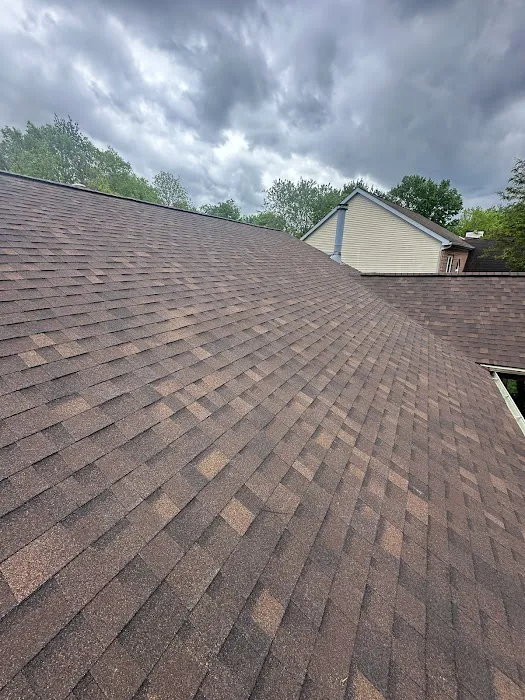 R & R Roofing LLC Picture 1