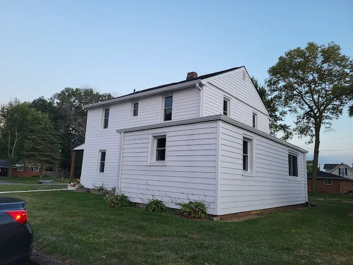 Amos Exteriors Picture 7