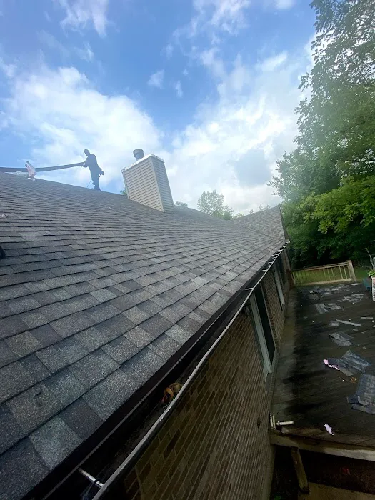 Castro Roofing and Siding LLC Picture 1