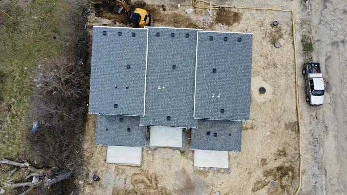 HOOSIER ROOFING & EXTERIORS Picture 1