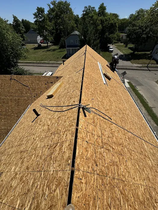 dmg roofing llc Picture 3