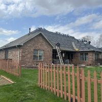 Hometown Roofing & Exteriors ico