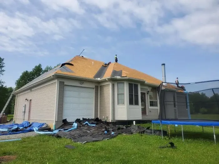 Four Paws Roofing & Remediation Picture 3