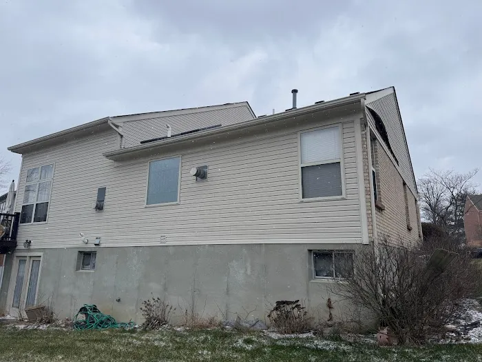 Four Paws Roofing & Remediation Picture 7