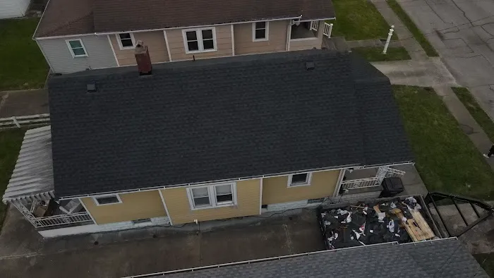 SEYMOUR ROOFING LLC Picture 2