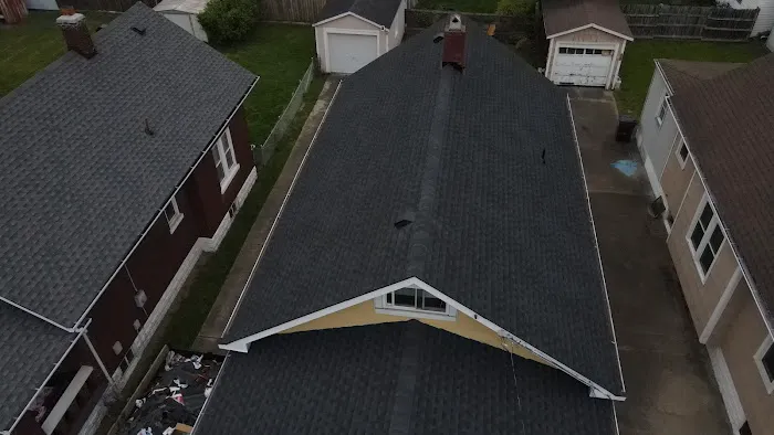 SEYMOUR ROOFING LLC Picture 6