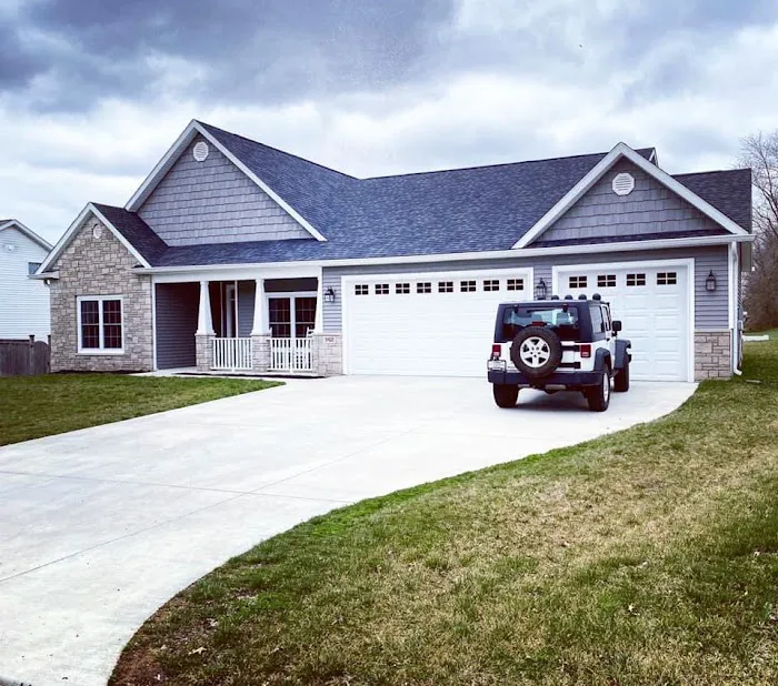 Mobley's Roofing, Siding, & Remodels Picture 1