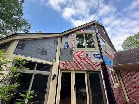 Smith Roofing and Restoration Picture 2