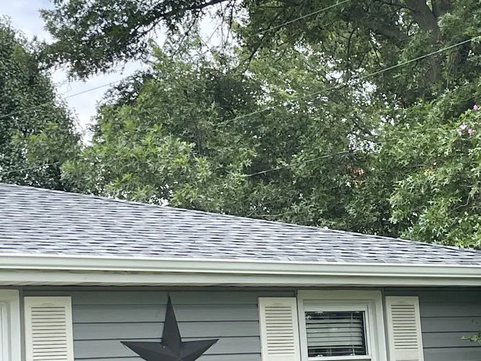 J & M Roofing Picture 2