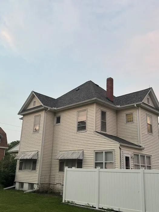 J & M Roofing Picture 1