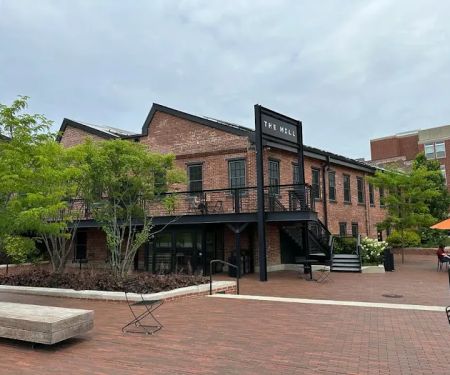 Universal Roofing & Exteriors