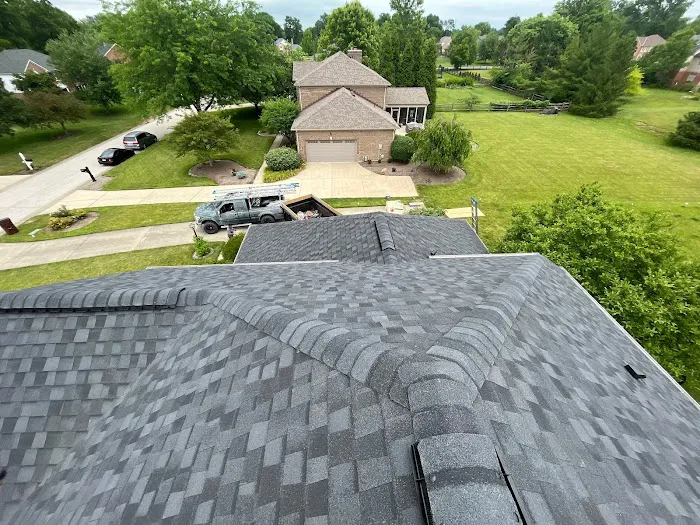 Max Roofing LLC Picture 1