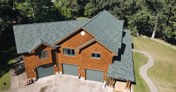 Brooks Roofing & Siding Picture 1