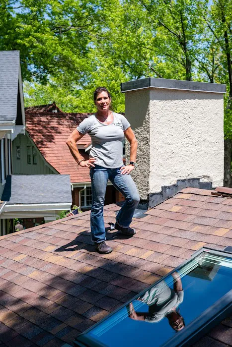 Lady On The Roof­­® Picture 4