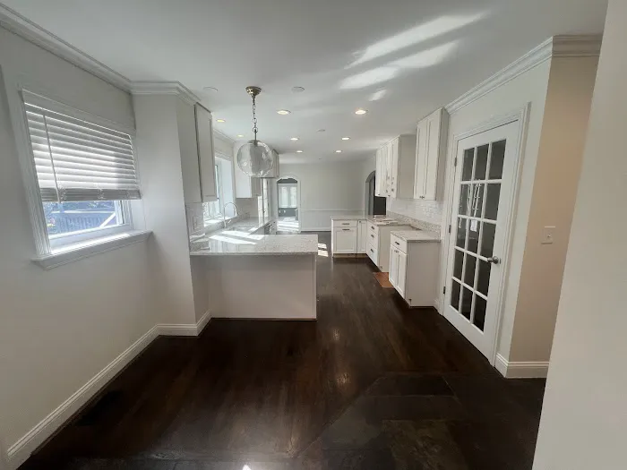 Resolute Construction and Remodel Picture 1