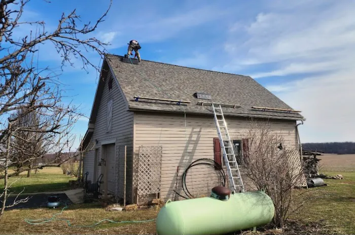 J&H roofing Picture 4