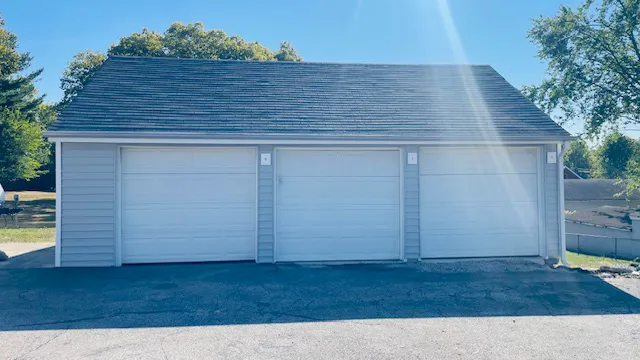 Burns Roofing LLC Picture 7