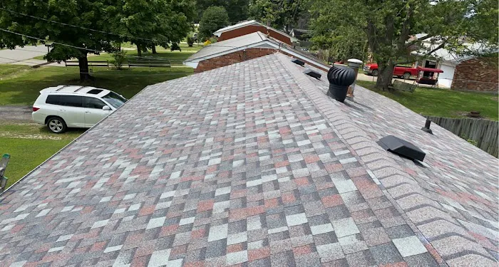 L.M. ROOFING LLC Picture 4