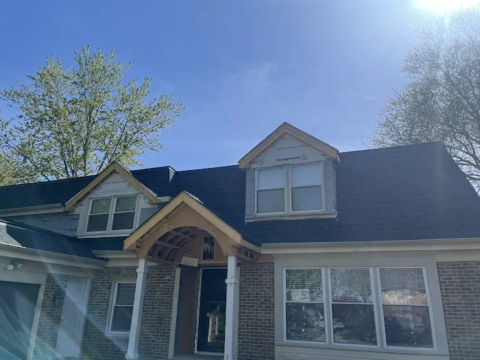 Midwest Roofing Picture 1