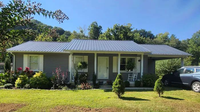 Tri-Star Roofing & Renovations Picture 3