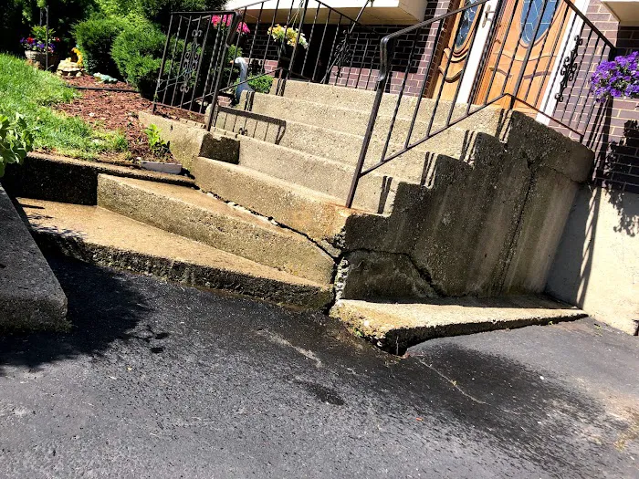 M&M Roofing & Blacktopping Picture 4