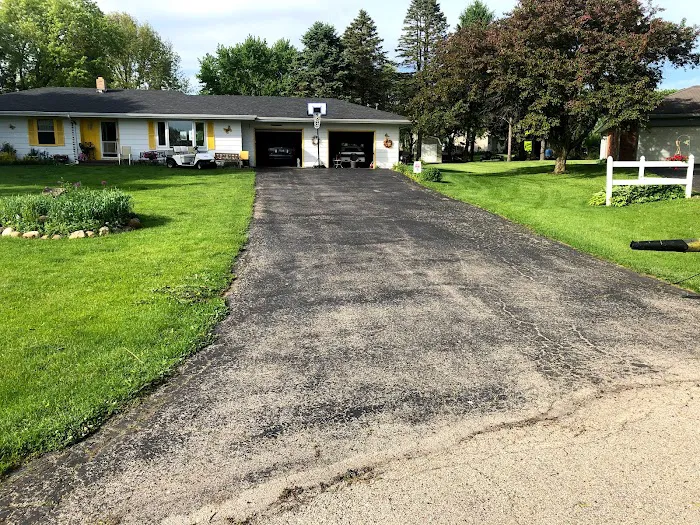 M&M Roofing & Blacktopping Picture 10