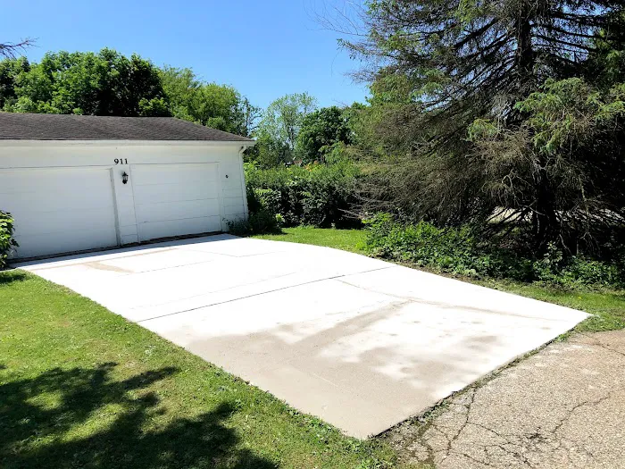 M&M Roofing & Blacktopping Picture 9